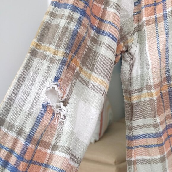 AMERICAN EAGLE Distressed Flannel Button Down Plaid Shirt - Size Medium - Picture 2 of 5